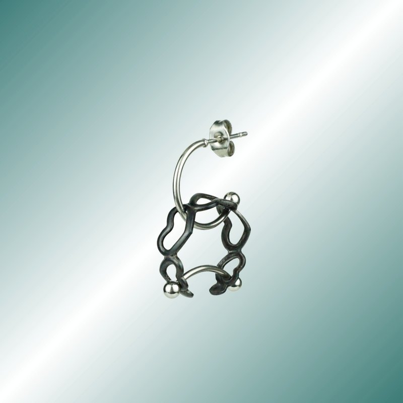 GUNMETAL Gunmetal Series Distressed Hollow Heart Ring Half Hoop Earrings - ต่างหู - สแตนเลส สีดำ