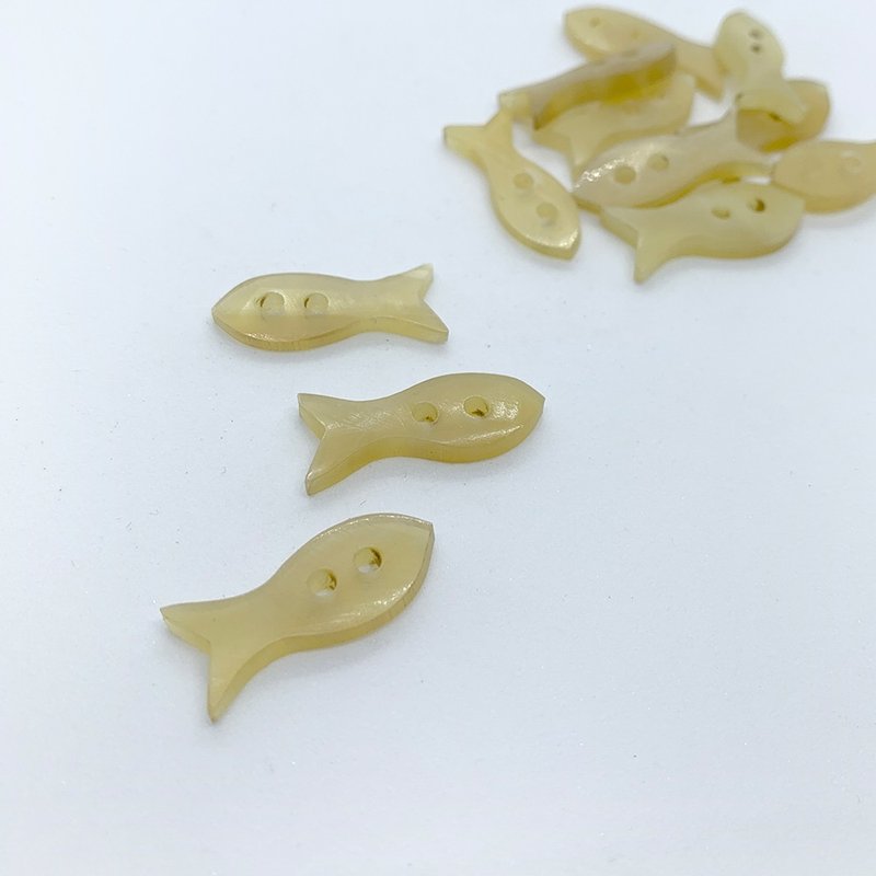 Hana Mokuba  魚形天然骨質手工刻製鈕 (一包) - 其他 - 其他材質 