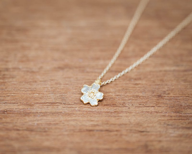 Platinum Gold Vermeil Sakura pendant - Cherry blossom - Japanese flower - Necklaces - Precious Metals Gold