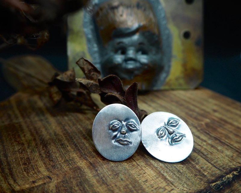 Flatbread Face-Earrings - ต่างหู - เงินแท้ สีเงิน
