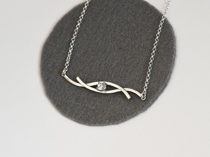 Interleaving the lines (Silver Box Arrows cutting Stone manual silver) - Necklaces - Sterling Silver Silver