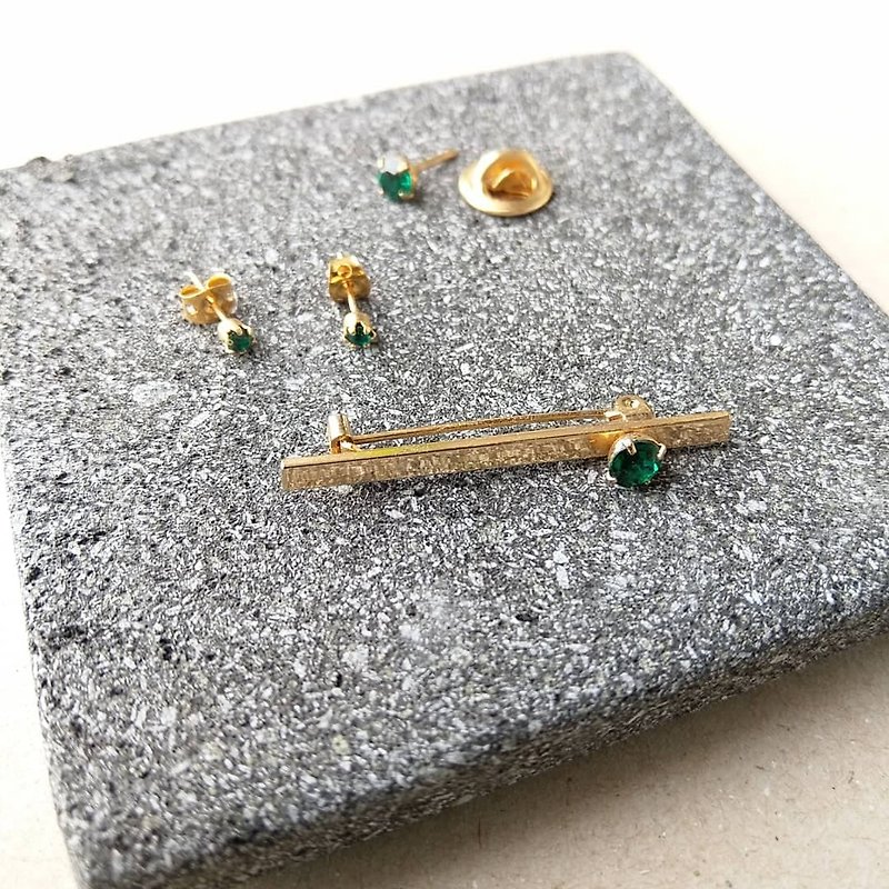 美國古董飾品 綠色水鑽 金色耳環胸針組 - 耳環/耳夾 - 其他金屬 金色