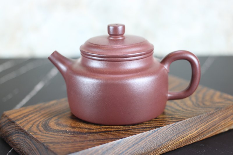 [Christmas gift box] Dezhonglong blood sand Yixing purple clay pot Ji Yanmin teacher 200ml - ถ้วย - ดินเผา 