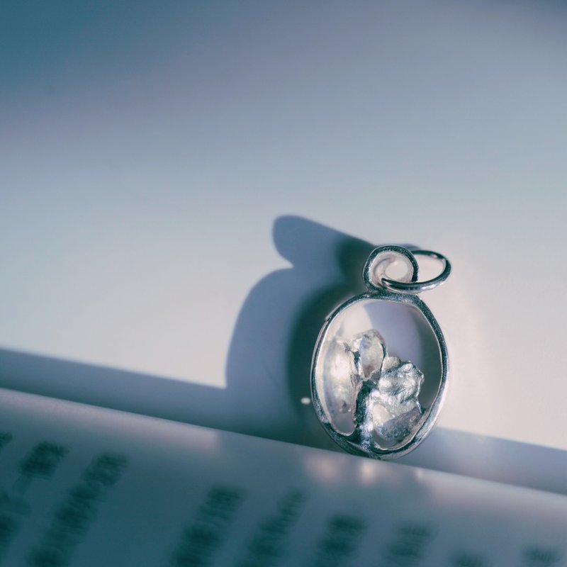 真實樹葉型態【薄荷銀樹】999純銀/項鍊吊墜/銀黏土手作 - 項鍊 - 純銀 銀色