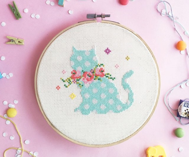 Knittin' Kitten Embroidery Kit