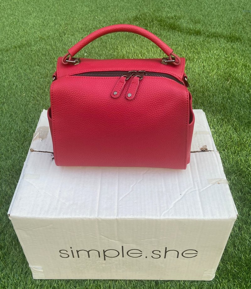 simple.she Genuine Leather Shoulder Bag Strap Bag Coral - กระเป๋าถือ - หนังแท้ หลากหลายสี