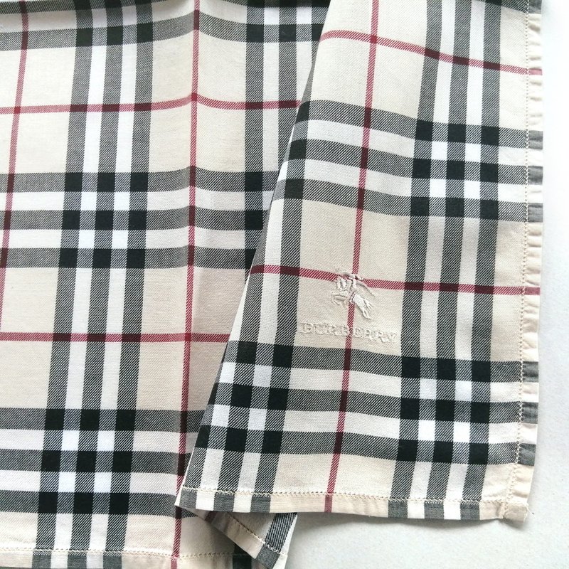Burberry Vintage Handkerchief Check Beige 19 x 18.5 inches - ผ้าเช็ดหน้า - ผ้าฝ้าย/ผ้าลินิน สีกากี