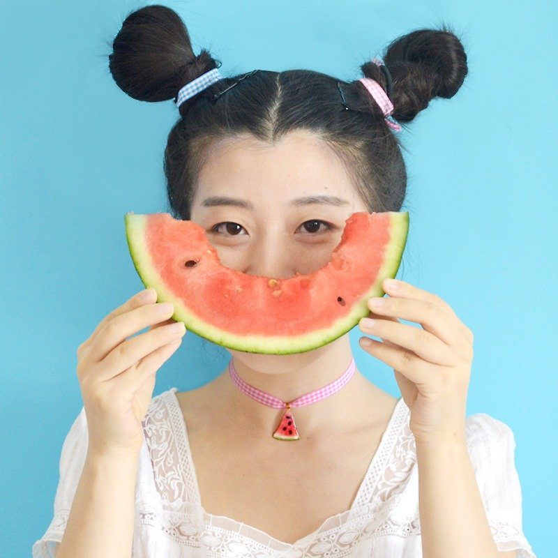 Summer eating watermelon fresh watermelon necklace handmade necklace girl gifts - สร้อยคอ - ผ้าฝ้าย/ผ้าลินิน สึชมพู