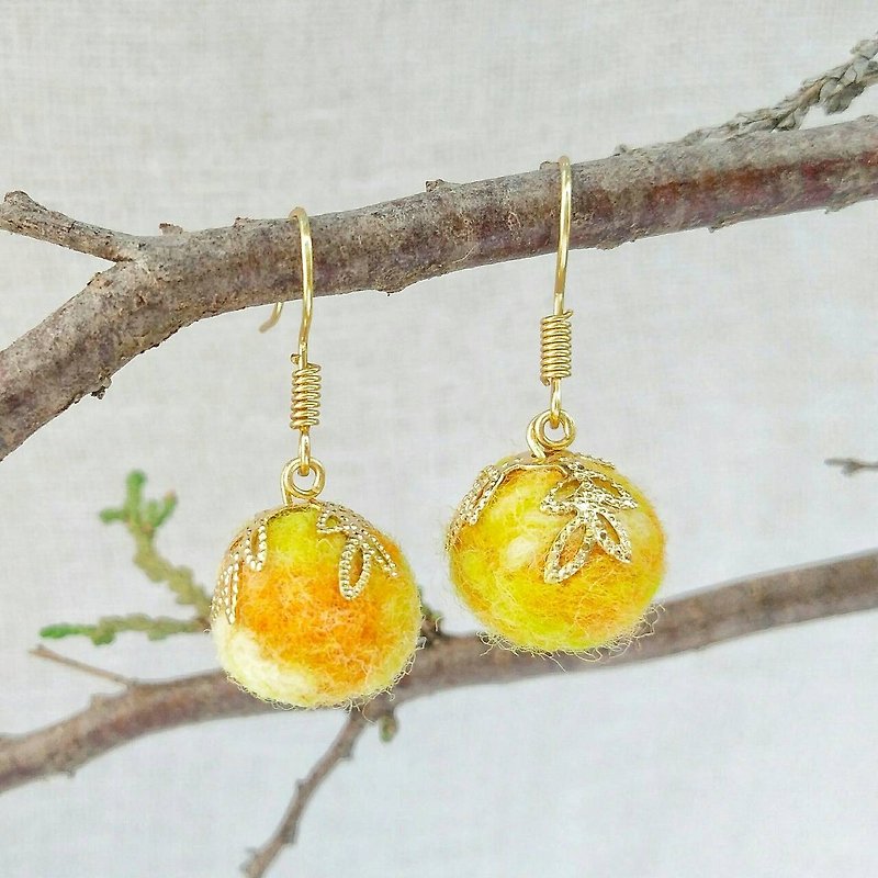 Oranges - Handmade Felt Earrings (Clip-on Available) - Earrings & Clip-ons - Wool Orange