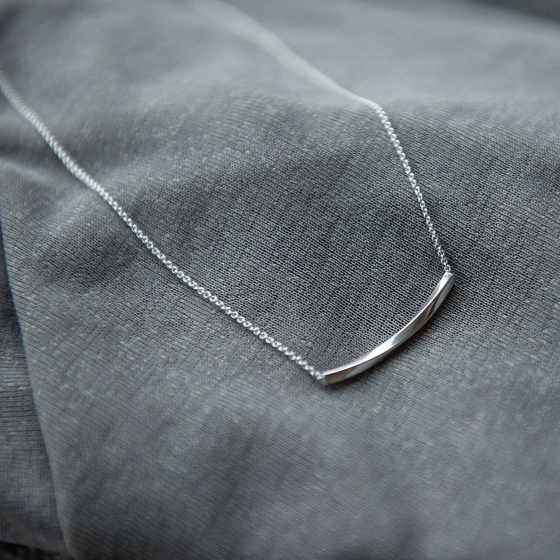其他金屬 項鍊 灰色 - 簡約流線感純銀鎖骨鏈