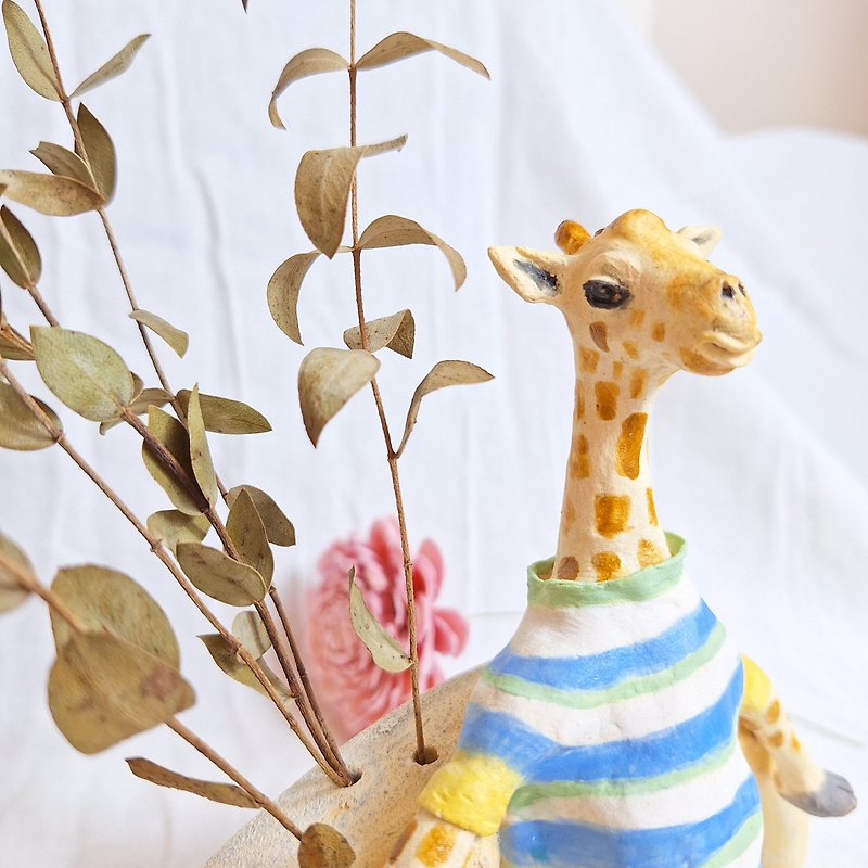 長頸鹿擺飾 長頸鹿瓷偶 長頸鹿乾燥花器 附上照片乾燥花 - 裝飾/擺設  - 瓷 