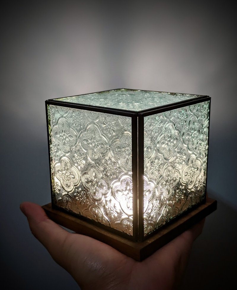 New Arrival Retro - Embossed Glass Bedside Lamp - โคมไฟ - แก้ว สีใส