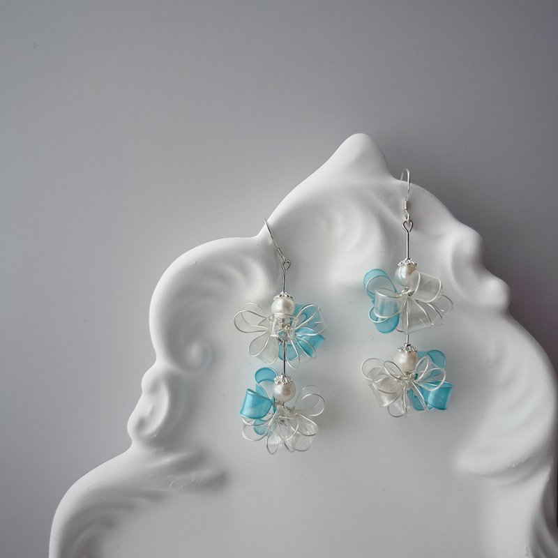 Freely stretchable Love Blue Double Snowball Resin Earrings - Earrings & Clip-ons - Resin Blue