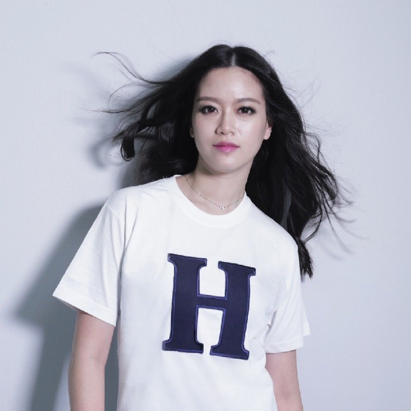 PROJECThuruf // 刺繡字母T恤 // H 字母 - 帽T/大學T - 紙 白色