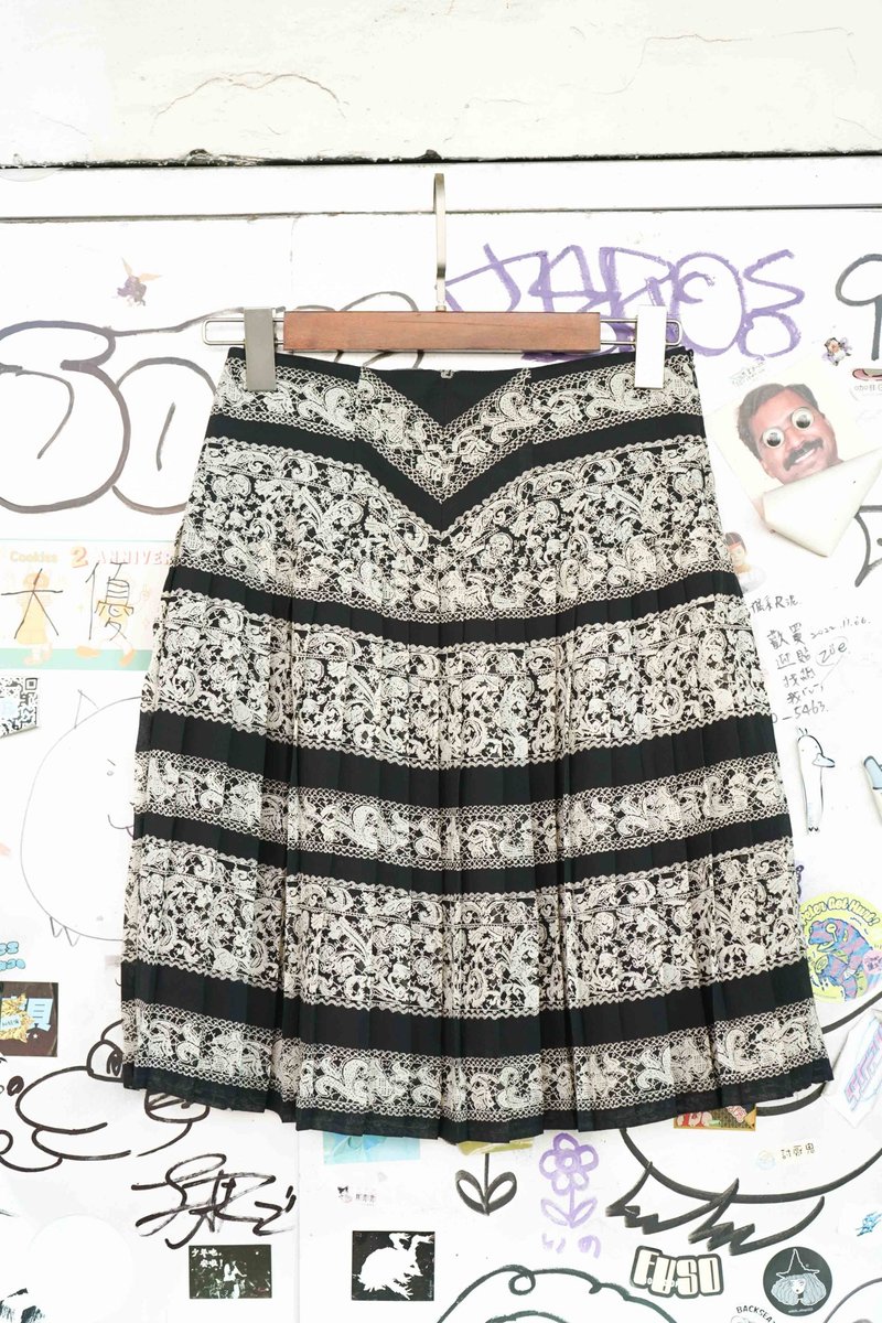 純情百貨行 古著 vintage 古著短裙 黑色系 百摺花紋短裙 - 裙子/長裙 - 聚酯纖維 黑色