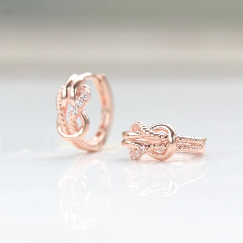 14K 螺旋線結耳扣耳環 (內徑 9 mm) 洗澡免摘 碰水流汗不褪色 - 耳環/耳夾/耳骨夾 - 貴金屬 金色