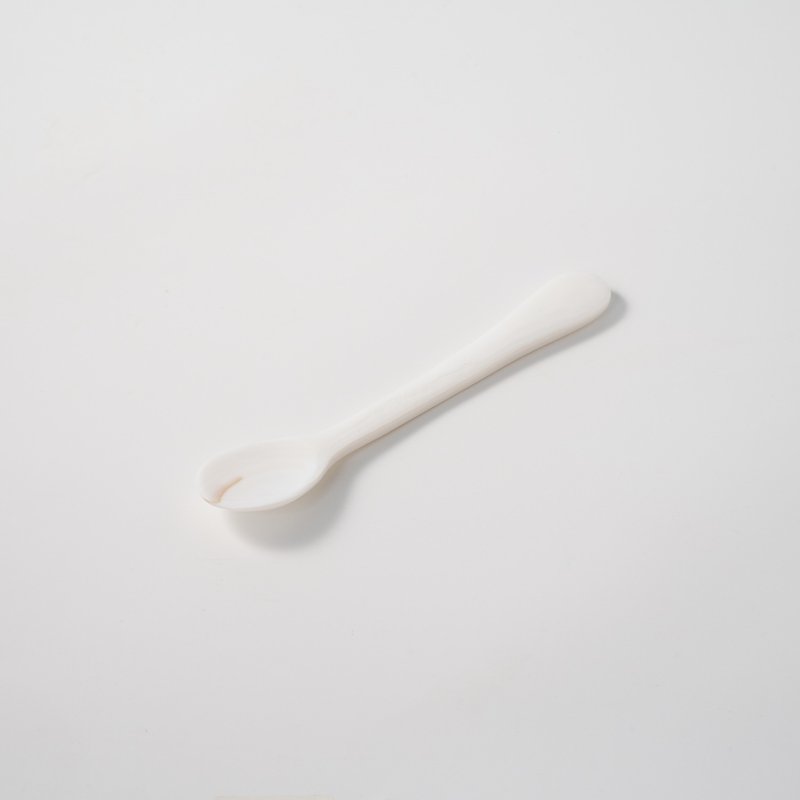 Mother of Pearl White Spoon - Cutlery & Flatware - Shell White