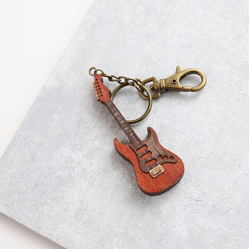 | 客製化刻字+選色 | Fender 仿真電吉他吊飾 鑰匙圈 橘紅色 禮物 - 吊飾 - 木頭 咖啡色