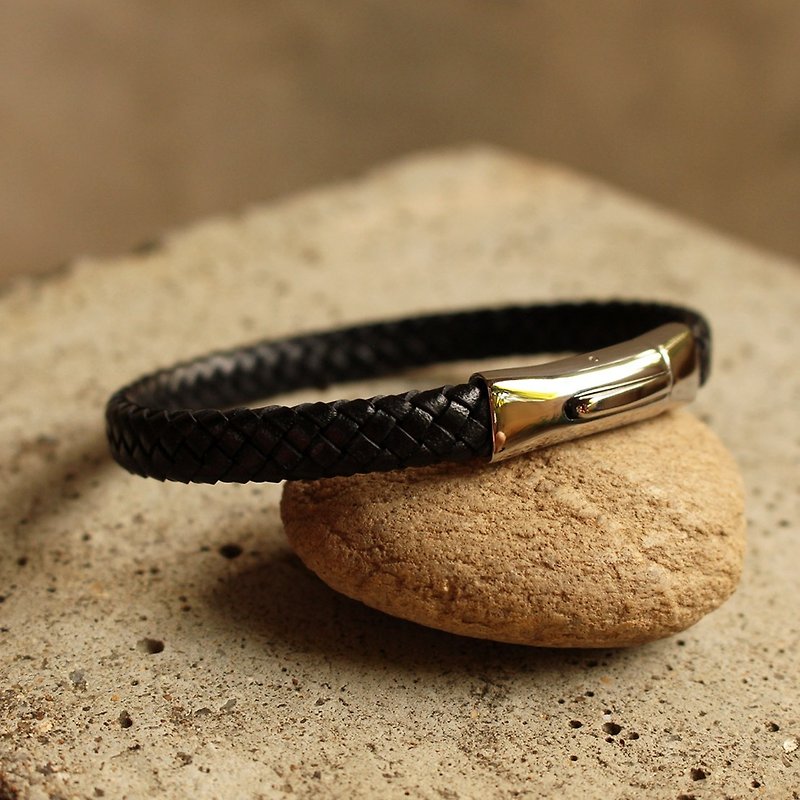 True Love Braided Bracelet (7 mm.) - Genuine Cow Leather Bracelet - Black - 手鍊/手鐲 - 真皮 黑色