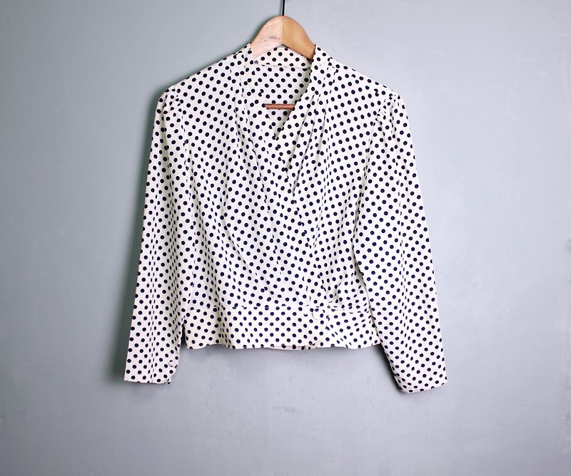 FOAK vintage black and white piece of the 60s - Women's Tops - Other Materials 