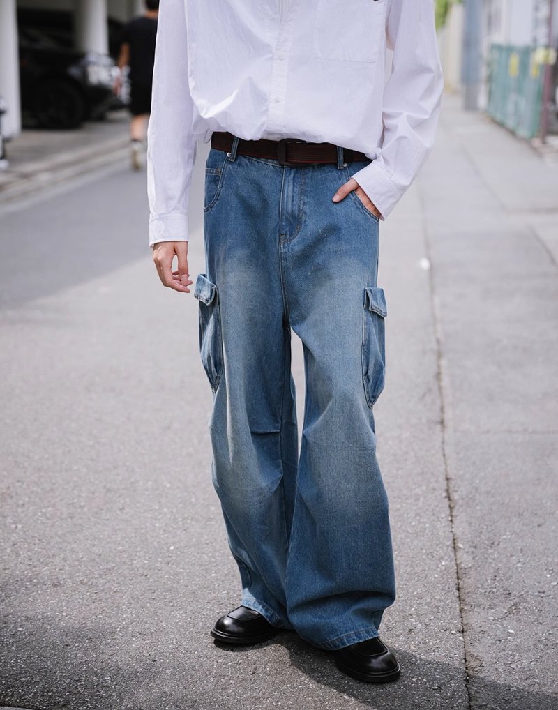 Japanese retro washed jeans straight trousers - กางเกงขายาว - วัสดุอื่นๆ สีน้ำเงิน