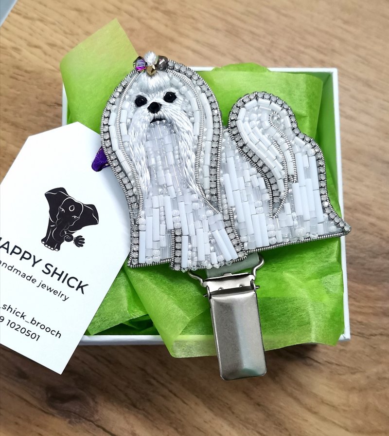 Maltese jewelry brooch, Maltese pin, dog show, Maltese gift, pet portrait - 胸針 - 玻璃 白色