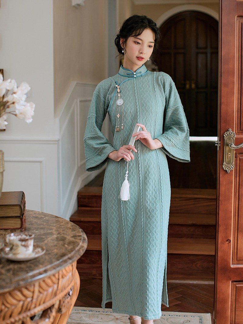 藍綠色 如玉 倒大袖麻花紋針織套頭旗袍 復古改良新中式國風洋裝 - 旗袍/改良式旗袍 - 聚酯纖維 綠色