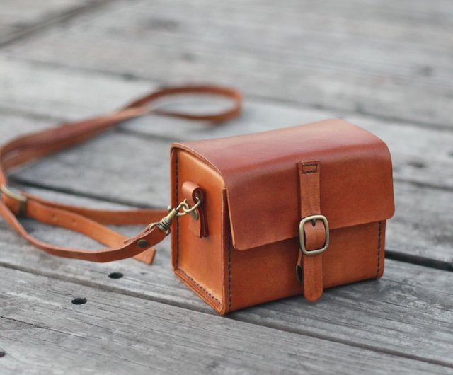 Custom Classy Hand Stitched Tan caramel Leather Camera Case