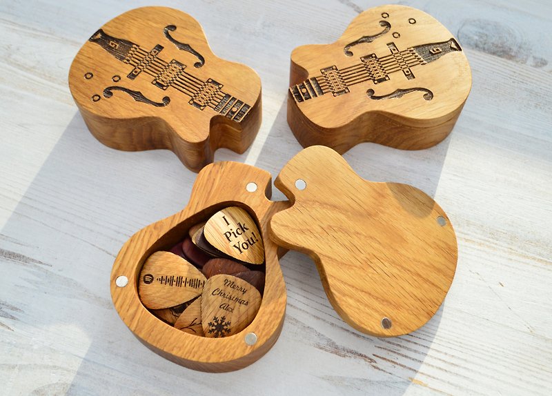 Box for picks wooden personalized guitar gift for music lover or guitar player - 結他配件 - 木頭 多色