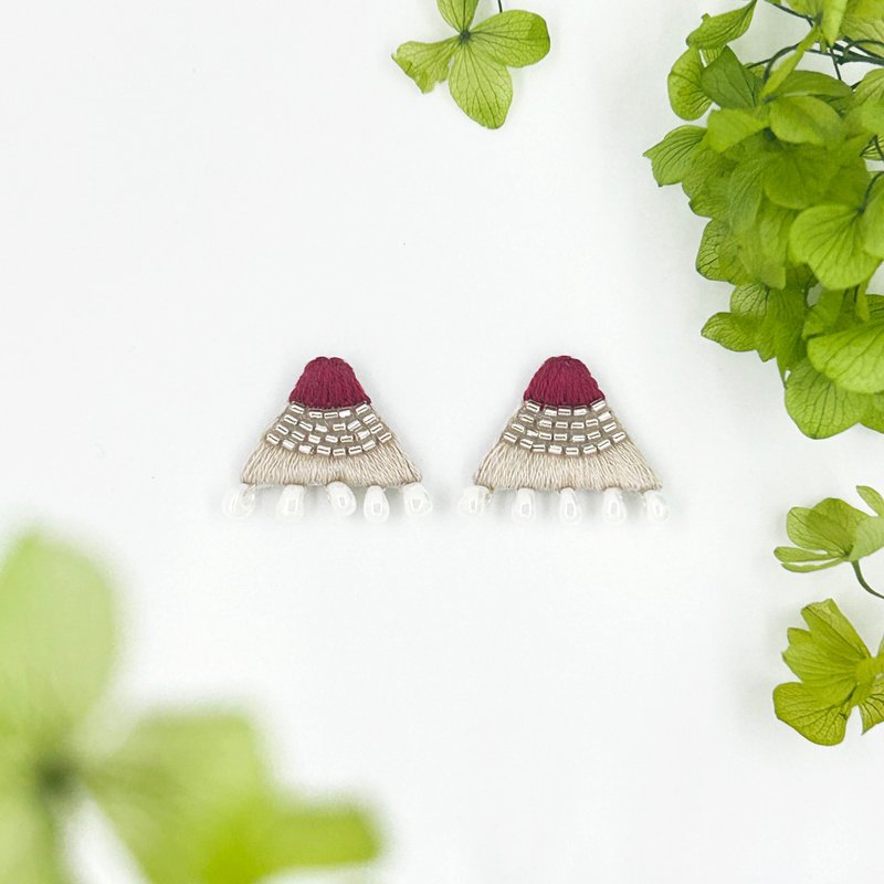 | fa.fa.Fa. | #113 | Handmade embroidery earrings_pierced - Earrings & Clip-ons - Thread Red