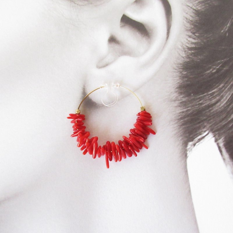 赤珊瑚チップのノンホールピアス - ピアス・イヤリング - 半貴石 レッド