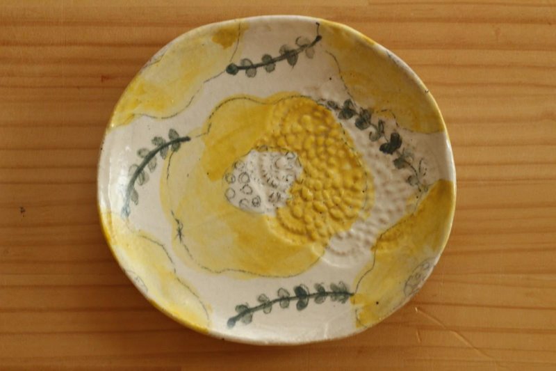 ※受注制作※粉引き黄色いお花のオーバル皿。 - 小皿 - 陶器 レッド