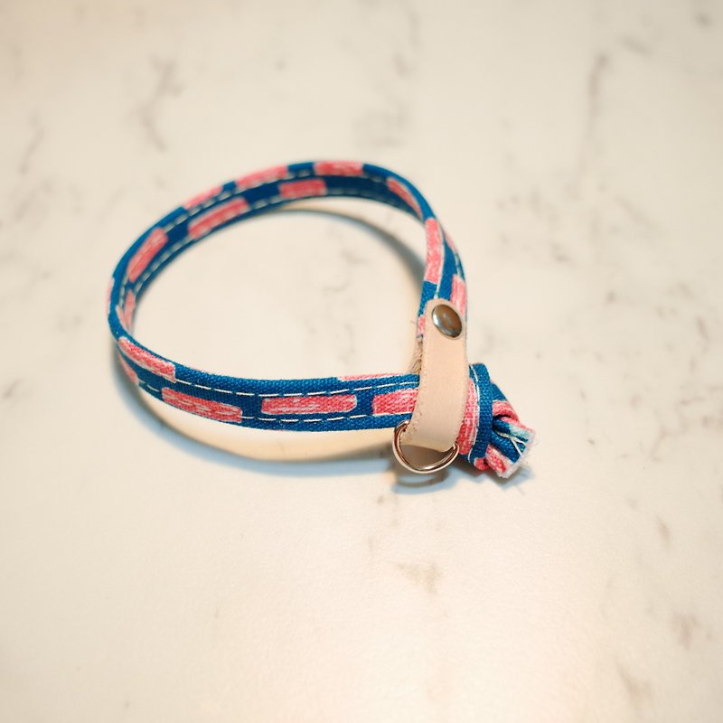 Cat collar red dotted body hand-painted style can be added to purchase tag - ปลอกคอ - ผ้าฝ้าย/ผ้าลินิน 