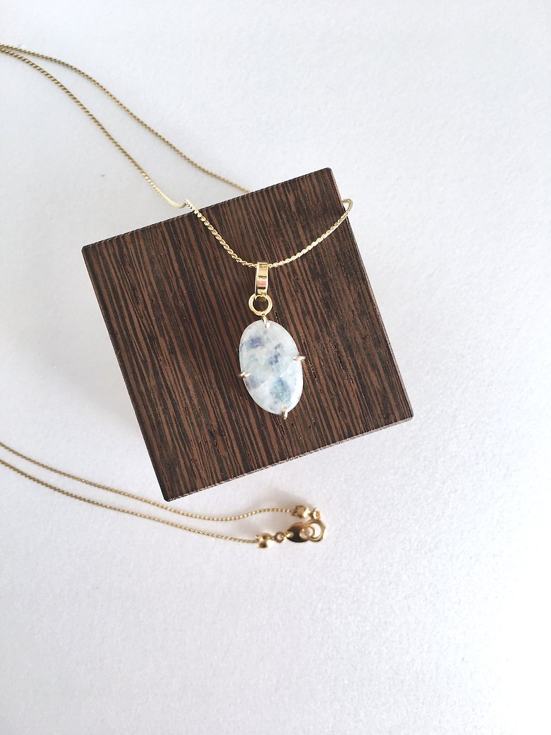 Moonstone necklace - สร้อยคอ - หิน ขาว