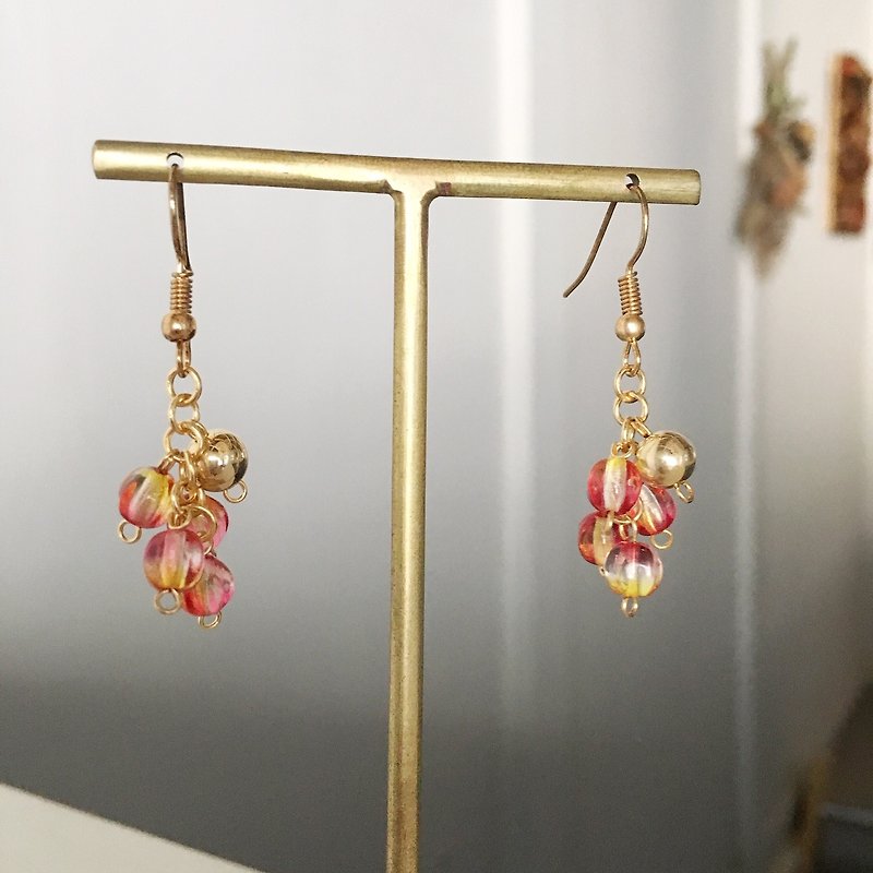 Red Czech beads earrings - ピアス・イヤリング - レジン オレンジ