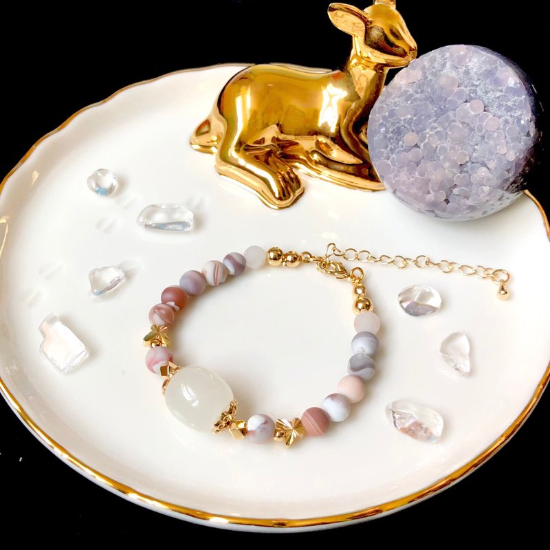 Butterflies in Stomach - White jade/Botswana agate/14k gold plated/Purple - สร้อยข้อมือ - เครื่องประดับพลอย สีม่วง