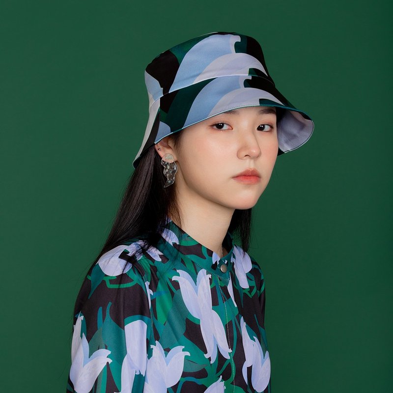 Black and green retro luxury printed bucket hat is elegant and versatile - หมวก - เส้นใยสังเคราะห์ สีดำ