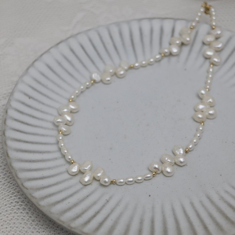 Blooming Flowers Pearl Necklace Natural Freshwater Pearl Necklace Sweet and Cute - สร้อยคอ - ไข่มุก 