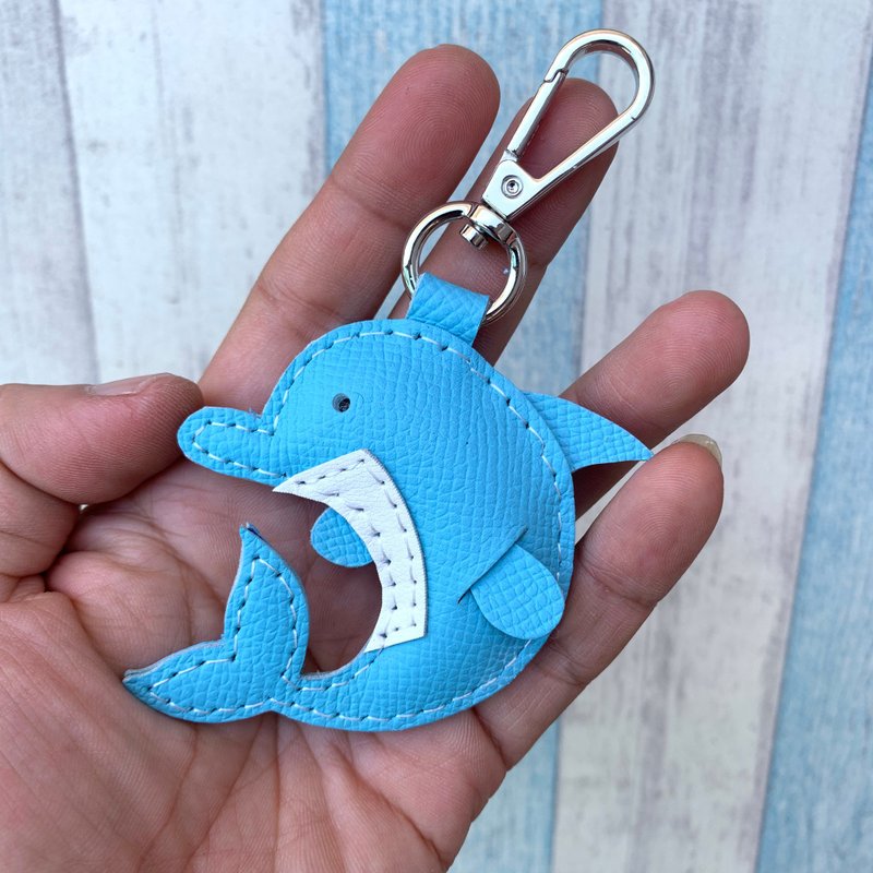 Healing small objects light blue dolphin hand-stitched leather keychain small size - ที่ห้อยกุญแจ - หนังแท้ สีน้ำเงิน