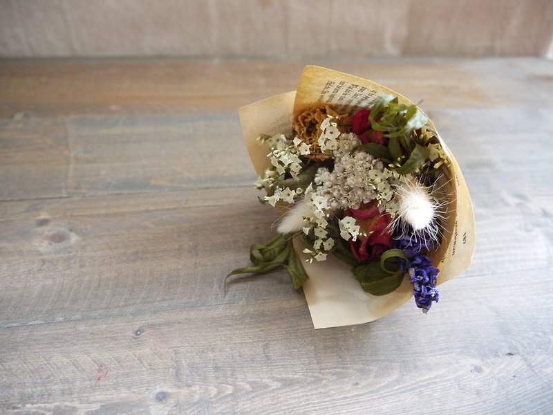 [Graduation] retro romantic bouquet / congratulations bouquet / Wedding Accessories / birthday bouquet / Valentine bouquet of dried flowers small bouquet No.2 │ - ตกแต่งต้นไม้ - พืช/ดอกไม้ สีนำ้ตาล