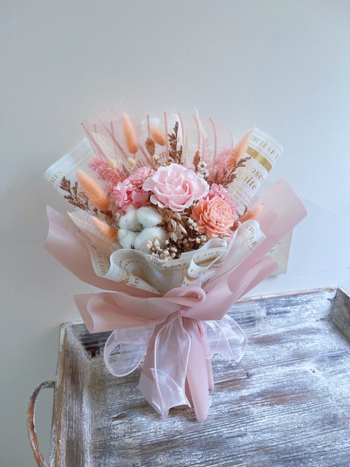 Velvet Baby Pink Immortal Rose Lover Bouquet with Card Bag - Shop esflower  Dried Flowers & Bouquets - Pinkoi