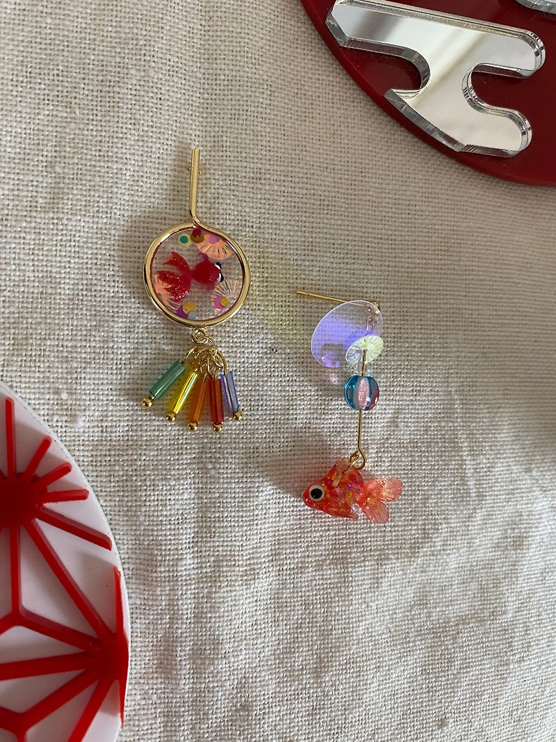 Three-dimensional small goldfish with goldfish ear needles - Earrings & Clip-ons - Resin Multicolor