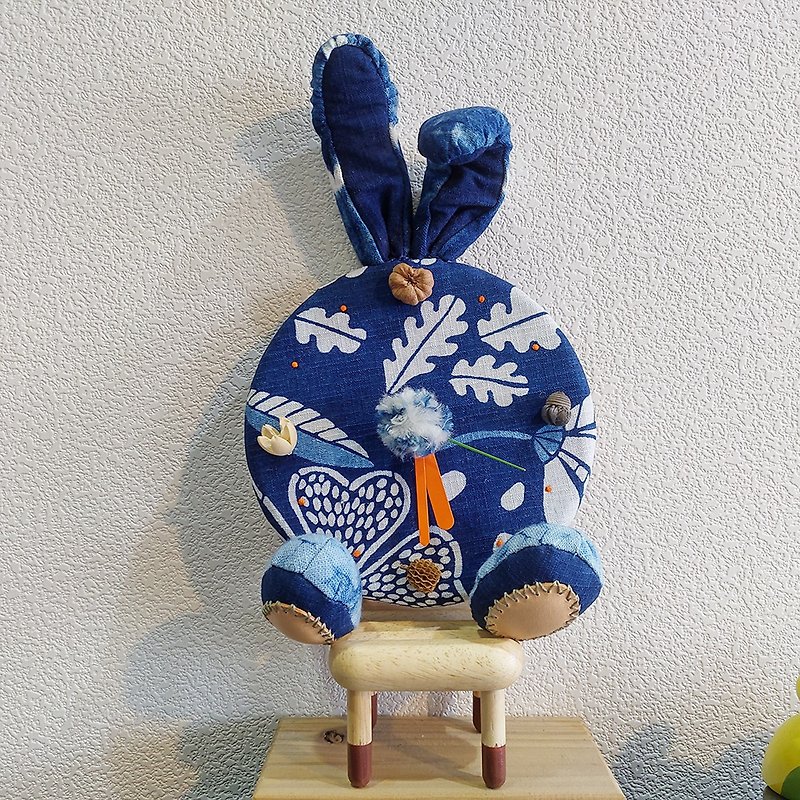 Cute and interesting handmade works from Aizen | Little Cute Rabbit Wall Clock/Table Clock - นาฬิกา - ผ้าฝ้าย/ผ้าลินิน 