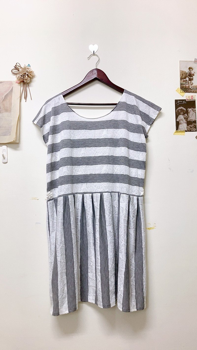 //Nail removal//Fashion_grey lace striped small flower dress - ชุดเดรส - ผ้าฝ้าย/ผ้าลินิน สีใส