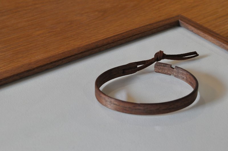 Clean and simple bangle walnut large - Bracelets - Wood Brown