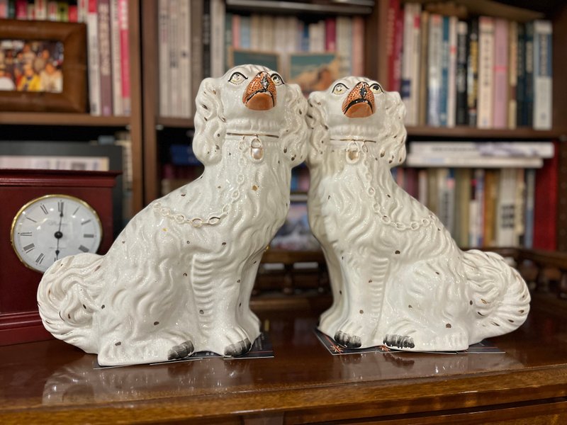 英國斯塔福德郡陶瓷犬Staffordshire 一對 - 擺飾/家飾品 - 瓷 白色