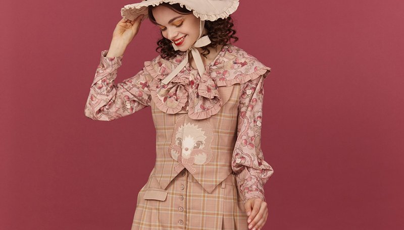 European retro pink apple rabbit print bow tie long sleeve shirt - เสื้อเชิ้ตผู้หญิง - วัสดุอื่นๆ สีแดง