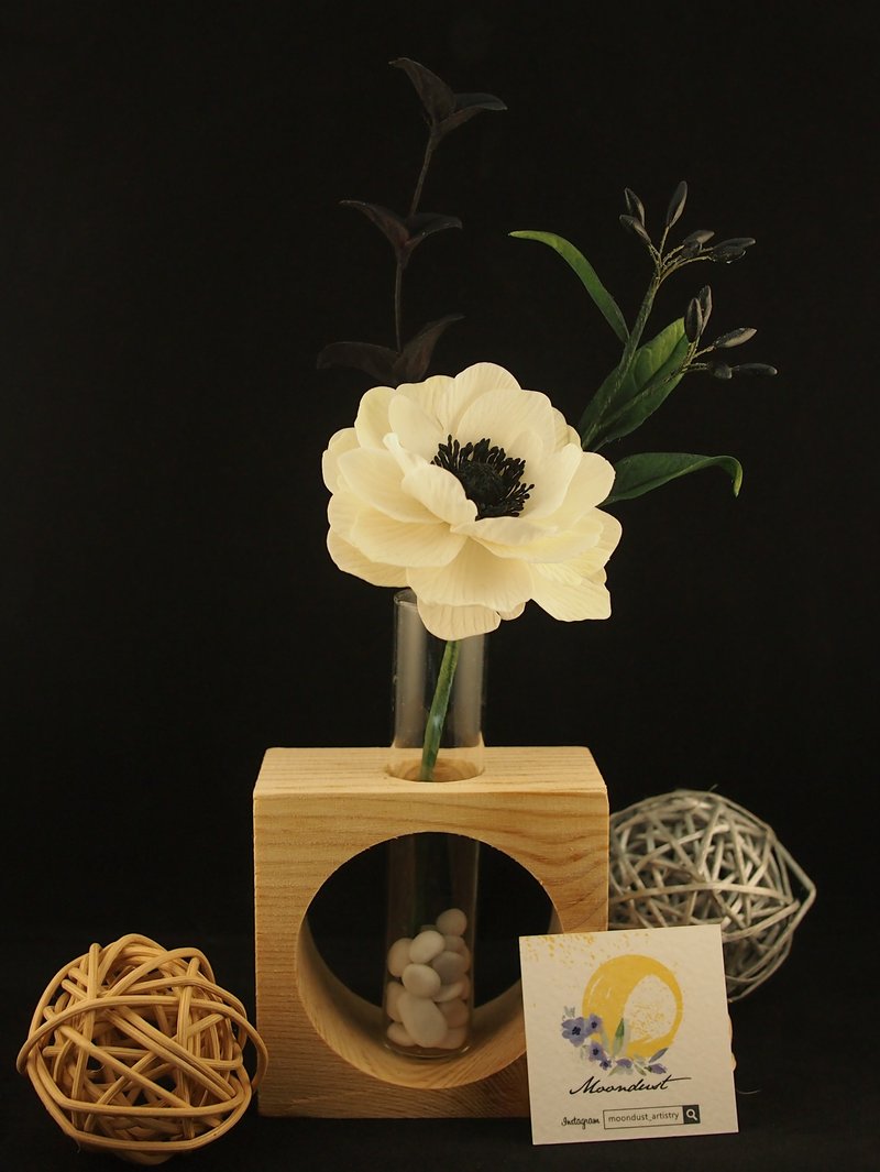 銀蓮花尤加利葉小花束 - 擺飾/家飾品 - 黏土 白色