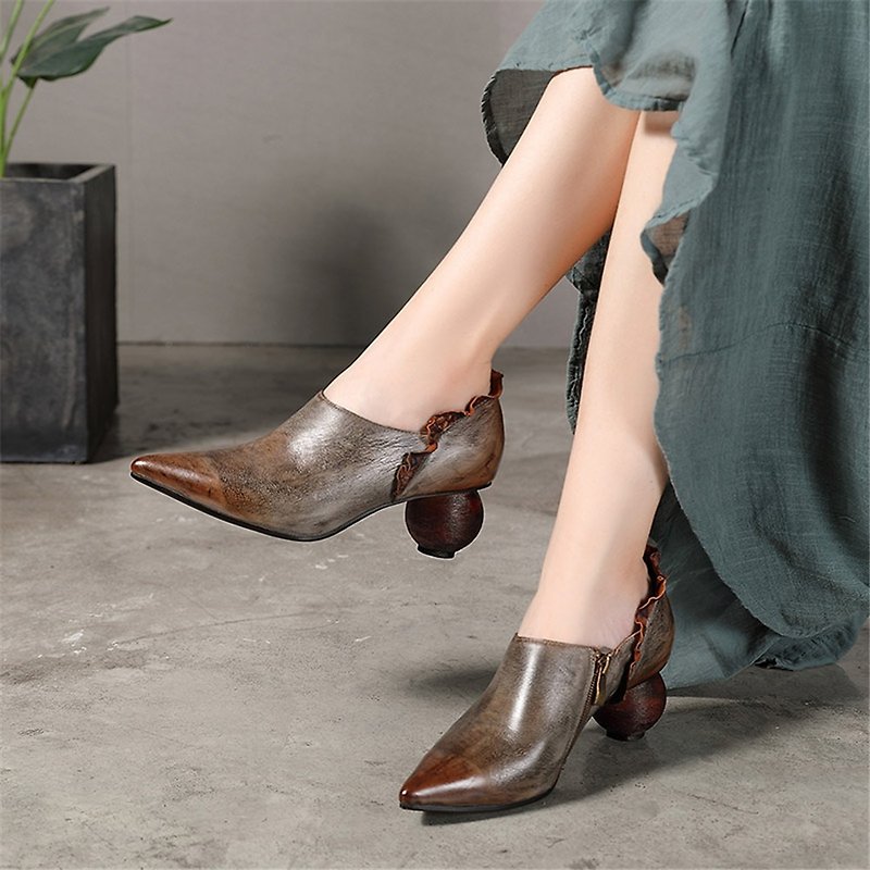 Pointed openwork high heel leather handmade shoes - รองเท้าส้นสูง - หนังแท้ สีเทา