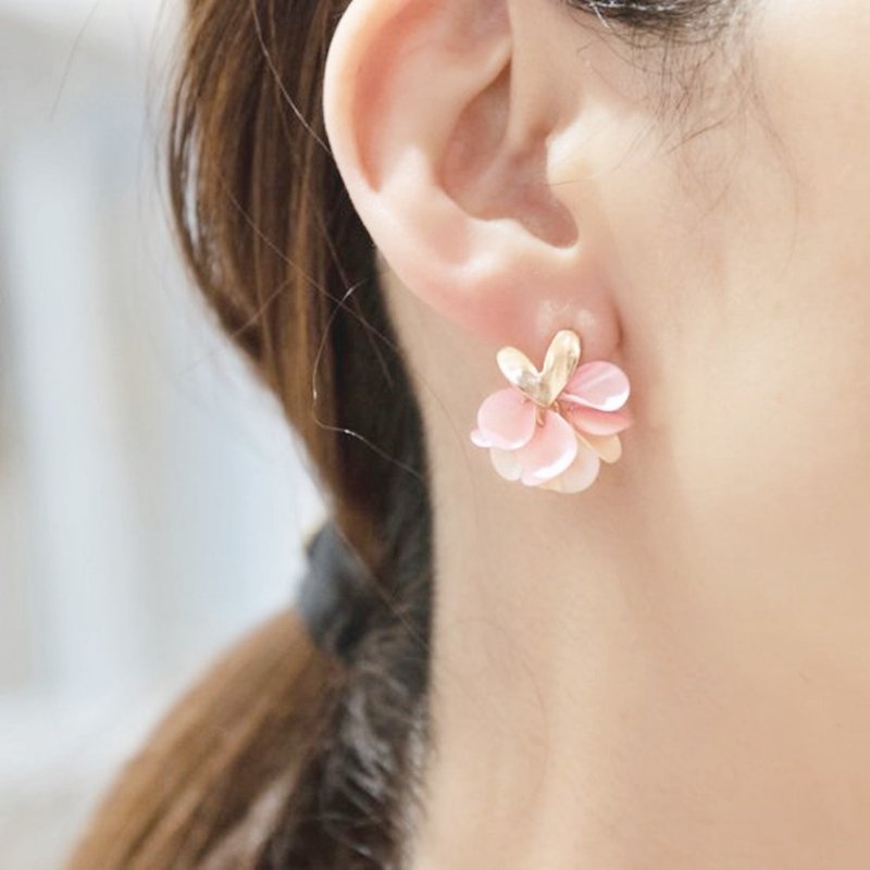Flower-blooming frilled heart earrings | 18kgp | Sakura - Earrings & Clip-ons - Other Materials Pink